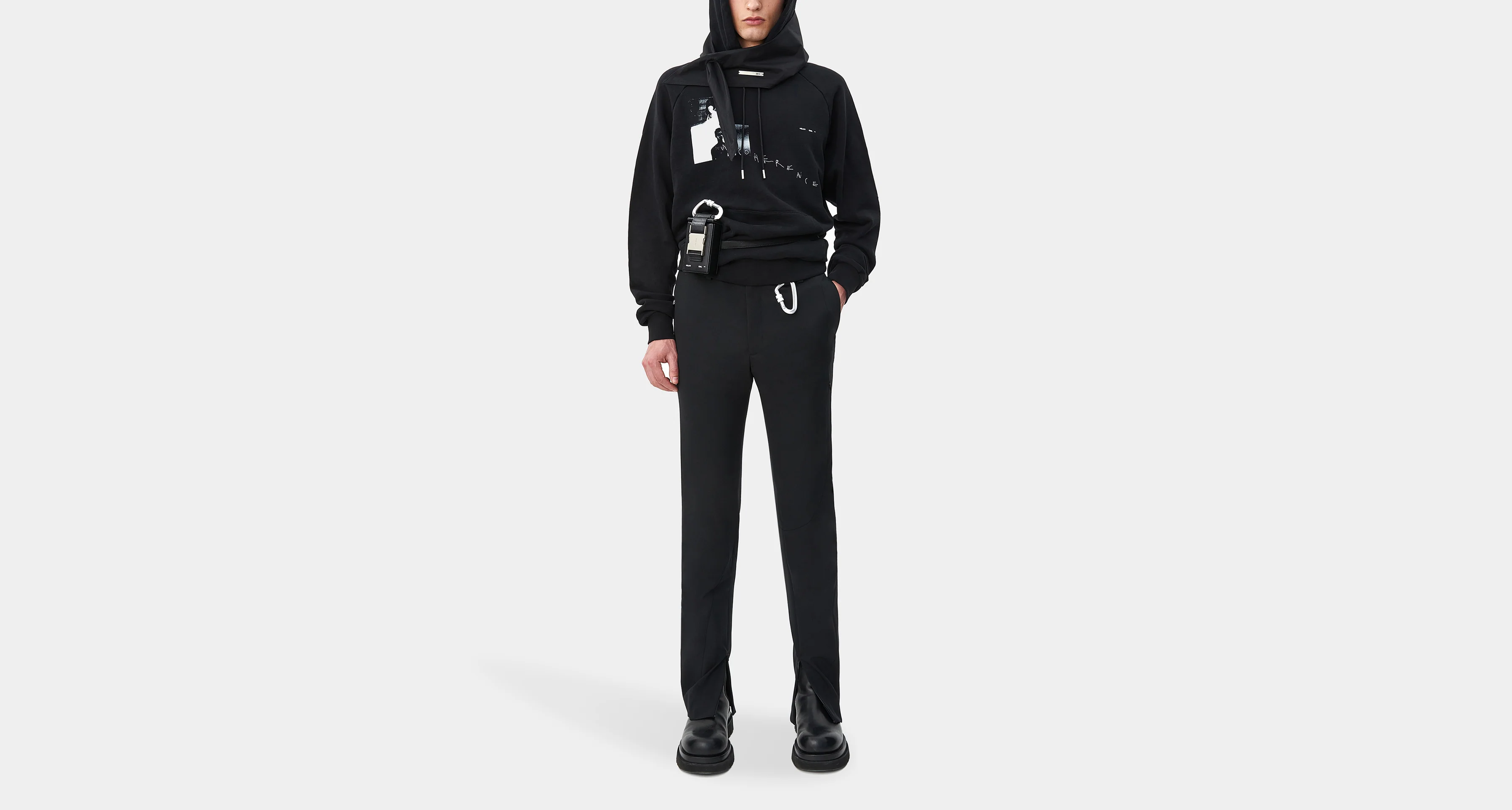 HOODIE W. PRINT EMBROIDERY - Image 3