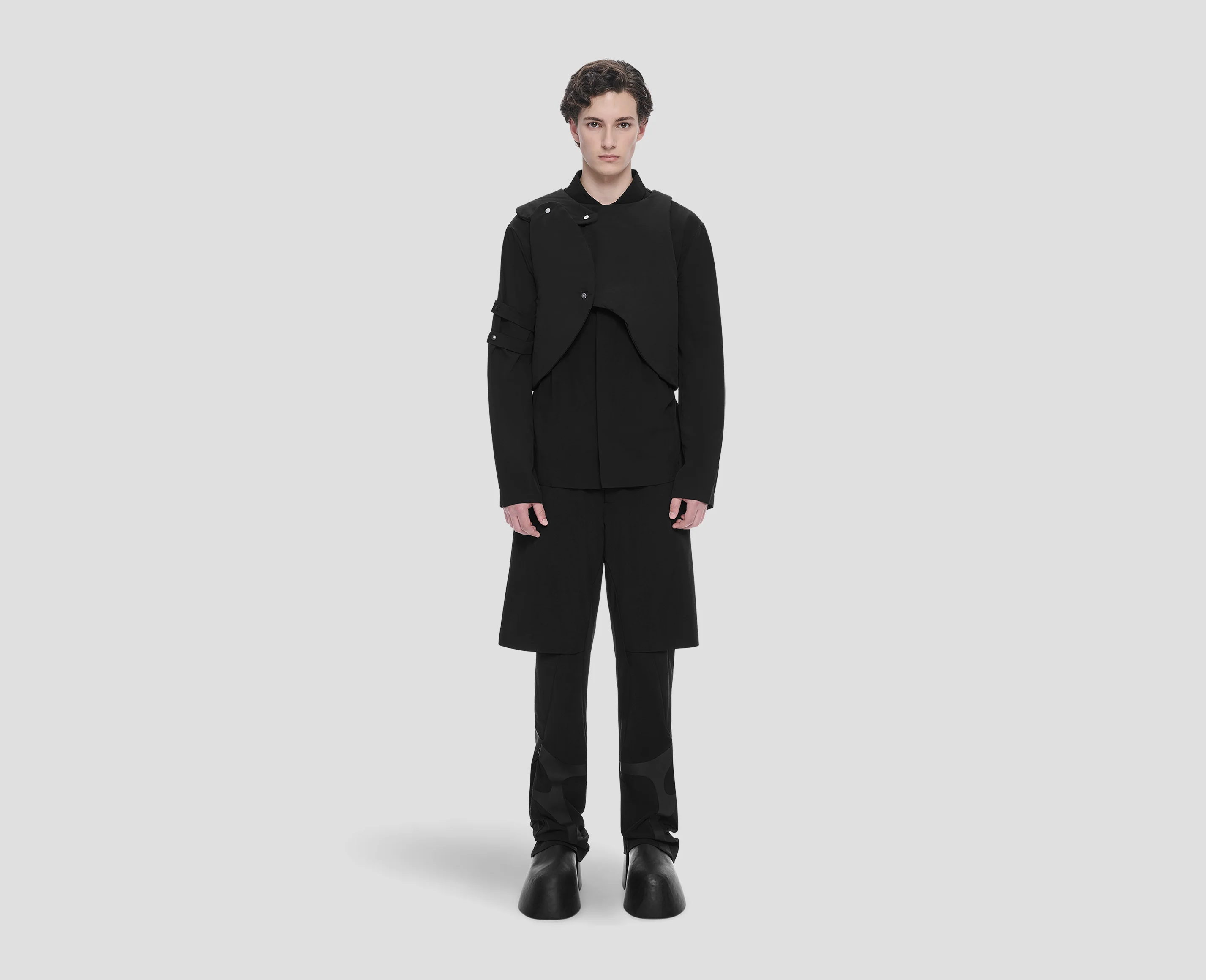 DEFENSIO TAILORED VEST - Image 2